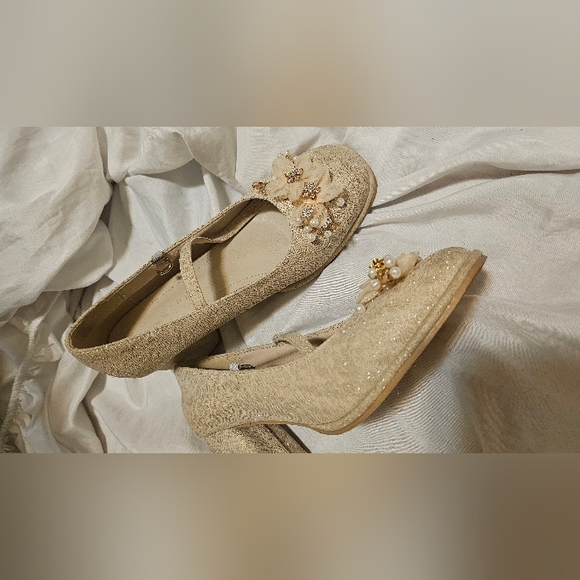 Women Heel - Picture 3 of 4